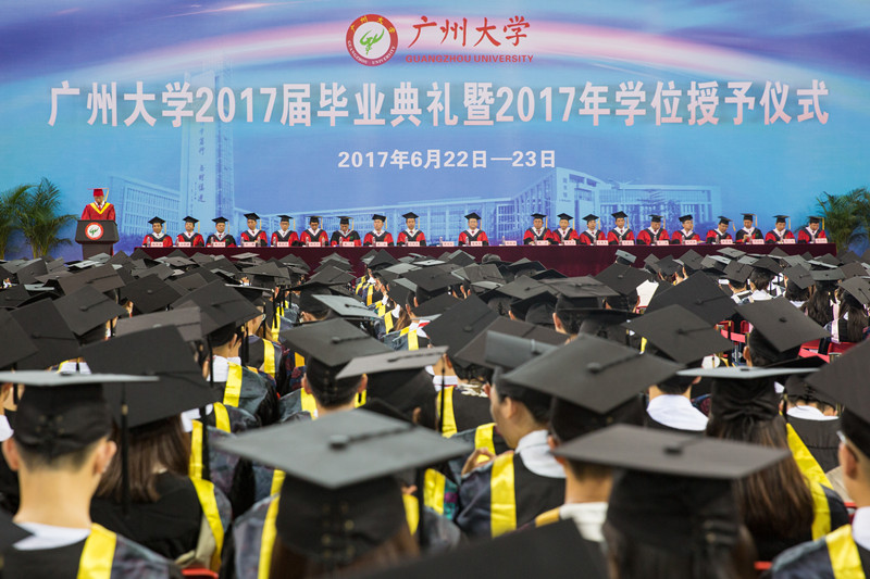 毕业典礼现场 - 副本.jpg